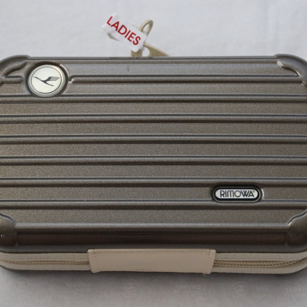 RIMOWA Lufthansa Airline First Class Amenity Kit Ladies Travel Bag Hard Case